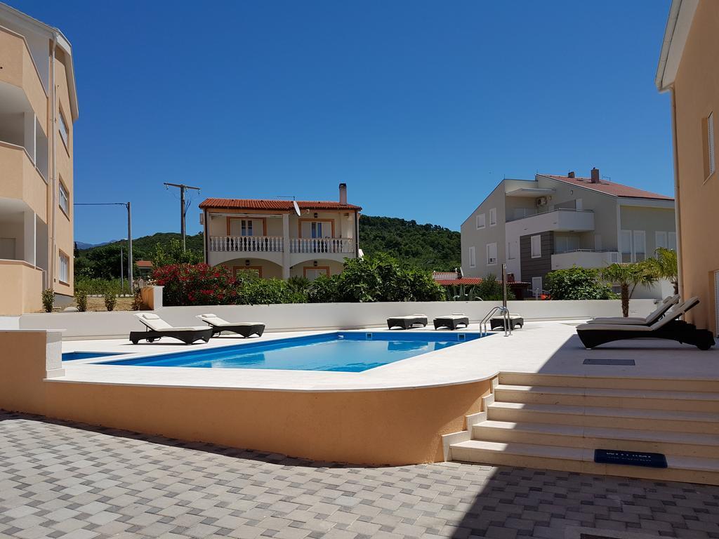Orange Apartments Novalja Exterior foto